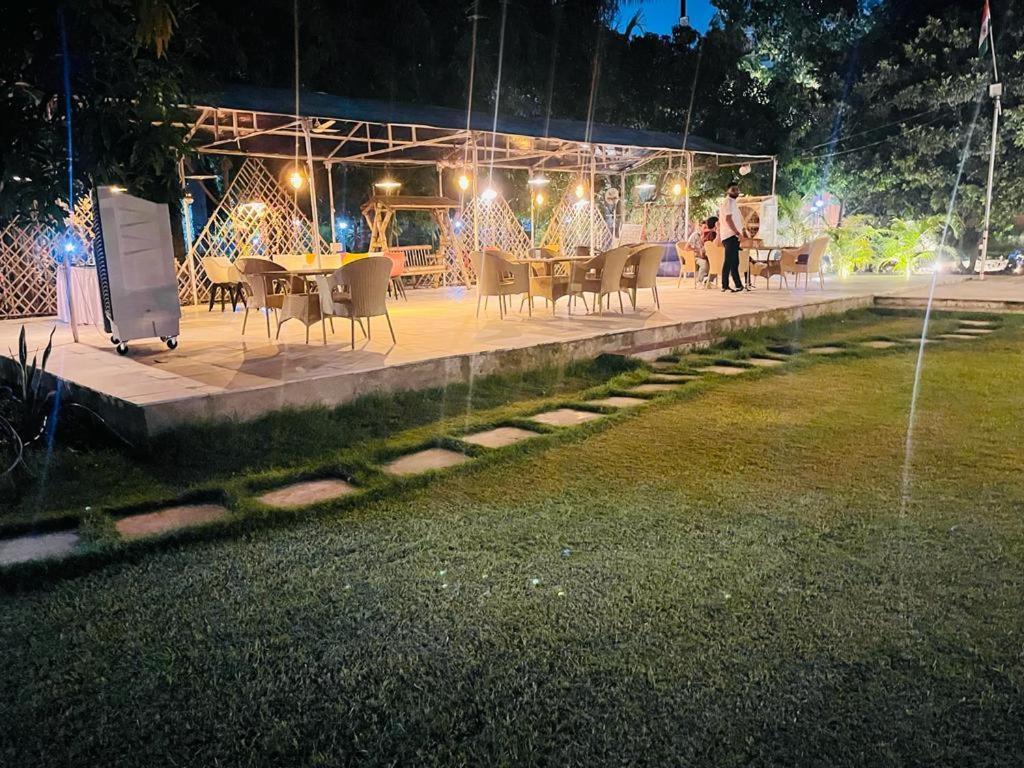 Green Leaf Cafe And Home Stay Greater Noida Exterior photo